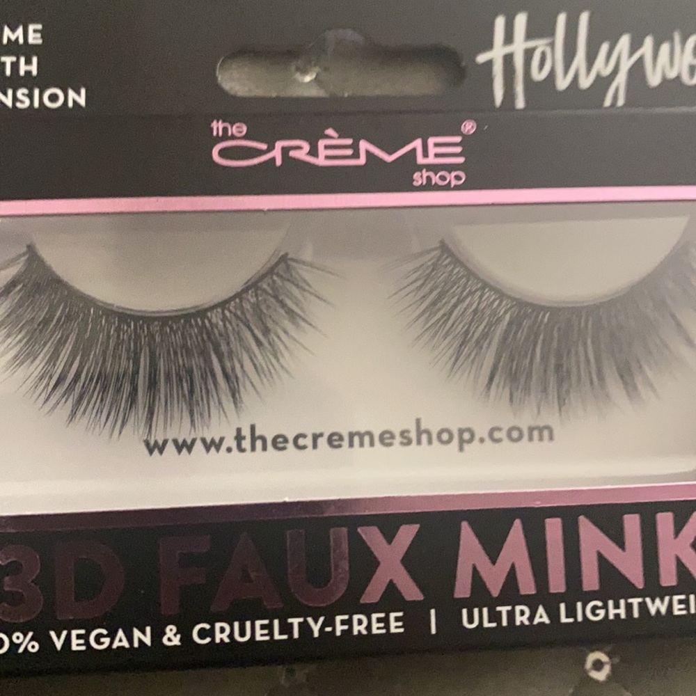 ๐HOST PICK๐THE CRรME SHOP HOLLYWOOD LASHES - Picture 2 of 2